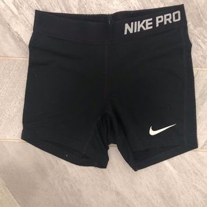 BLACK NIKE PRO SPANDEX GIRLS MEDIUM